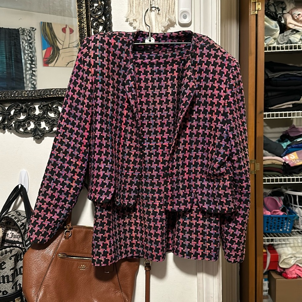 CMcE ltd vintage Pink Black 100%silk two piece suit mid length skirt/crop jacket